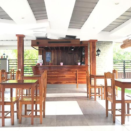 Greenfields Tourist Inn Панглао Экстерьер фото